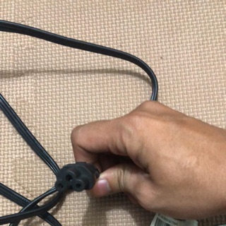 Dây nguồn cũ cho adaptor laptop