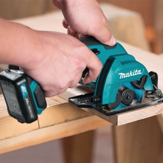 MÁY CƯA MAKITA HS301DZ