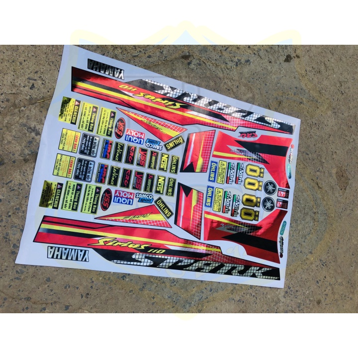 ( Quí khách vui lòng mang ra tiệm cho thợ dán ) Tem SIRIUS SPARK ĐỎ ĐEN CROM CAO CẤP