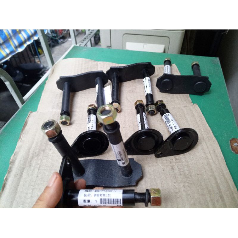 Thanh cùm nhíp Mitsubishi Pajero V31 V32 V33