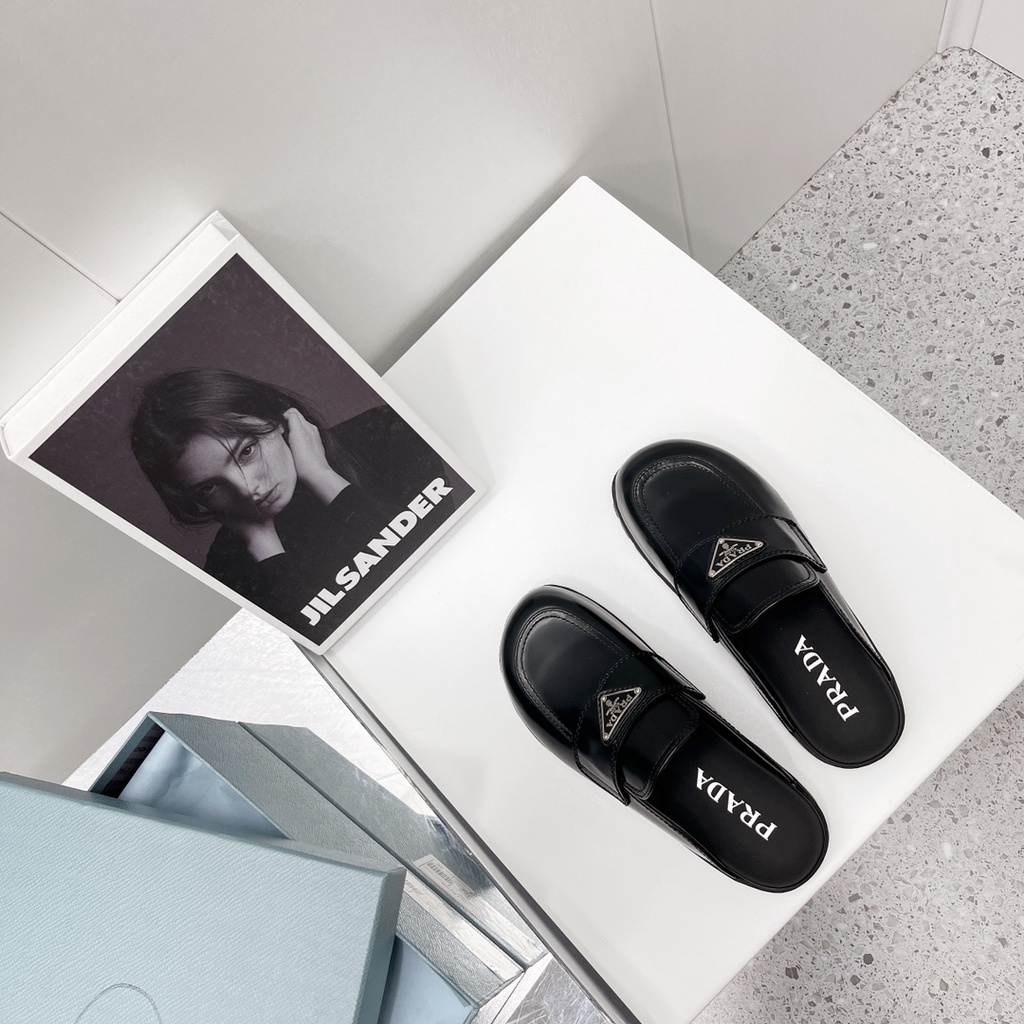 Giày sục nữ thời trang, cá tính PRADA trơn màu basic