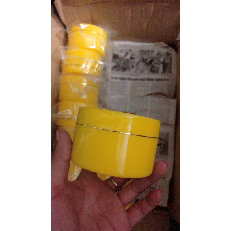 Hủ đựng kem 100g màu vàng Free ship HCM