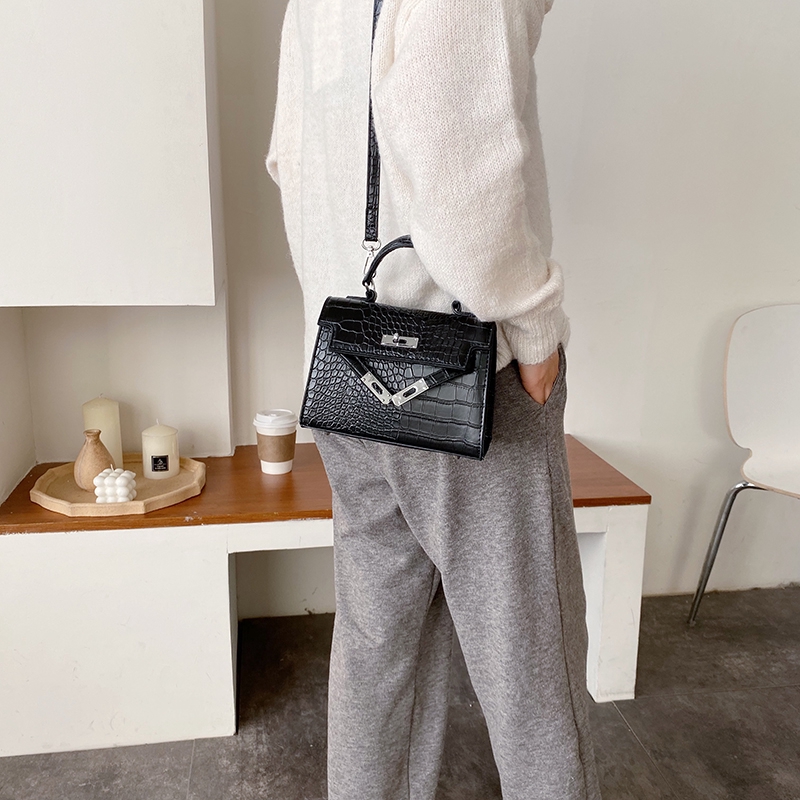 (HÀNG MỚI) Túi đeo chéo nữ chất da cực chất - MA172 | BigBuy360 - bigbuy360.vn