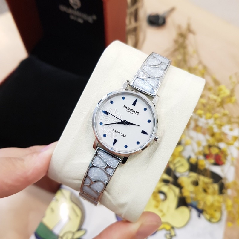 Đồng hồ nữ SUNRISE 9992SBV, Vành Đá sang trọng,full hộp thẻ chính hãng, Kính Sapphire