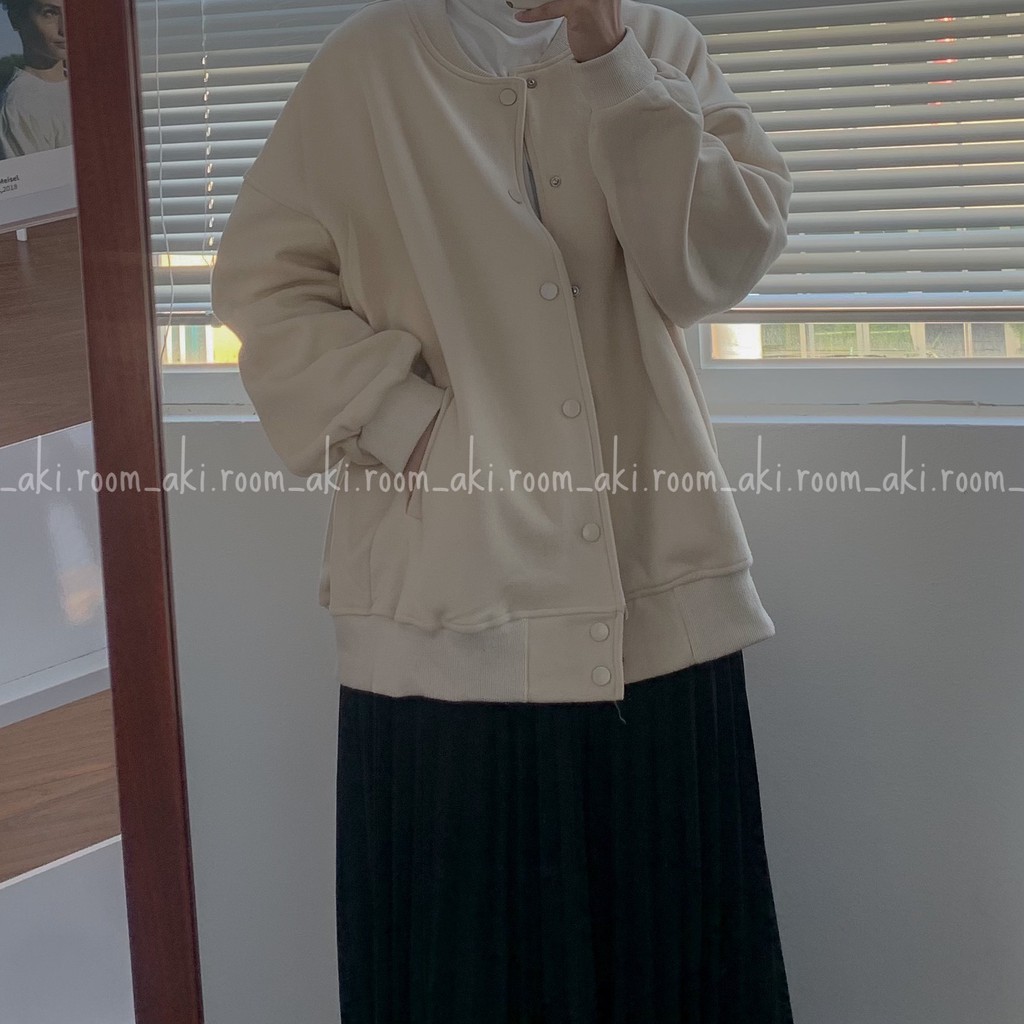 Áo khoác bomber nỉ trơn cúc bấm chất mềm mịn form rộng | BigBuy360 - bigbuy360.vn