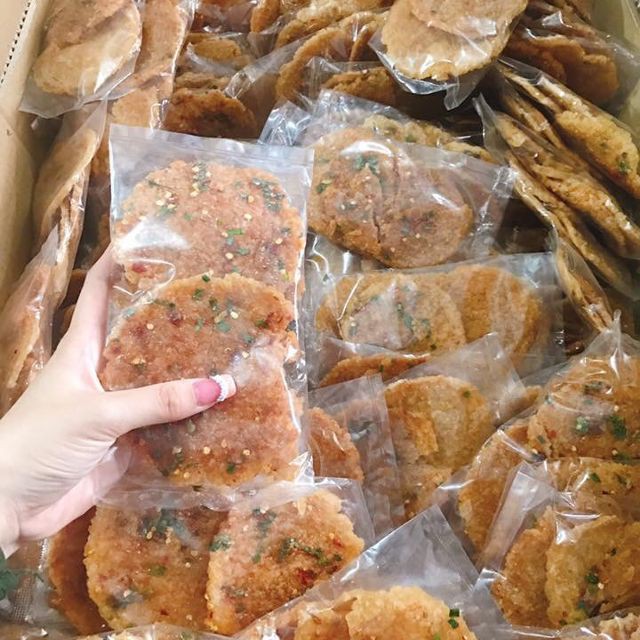 Cơm cháy chiên mắm hành loại 1  | 1 Gói - 3 Bánh | Đồ ăn vặt Yotafood