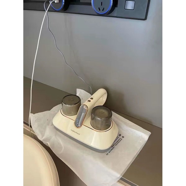 Máy Hút Bụi Đệm MORPHY RICHARDS MR3100 Không Dây Tiện Lợi - Cáo Đeo Nơ