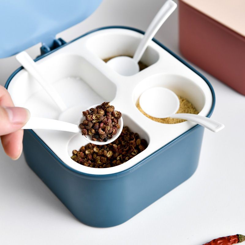 Hộp Đựng Gia Vị 4 Ngăn Đựng Muối Đường Hạt Nêm Kèm Muỗng Vệ Sinh Tiện Lợi