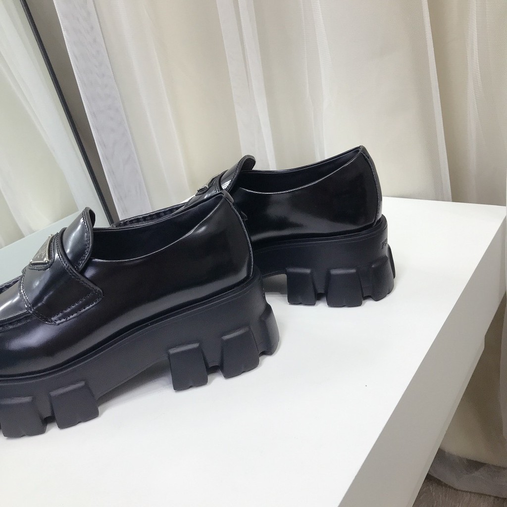 Giày oxford cao cấp da thật PRADA cá tính và phong cách, mang đến hơi thở thời trang mới | BigBuy360 - bigbuy360.vn