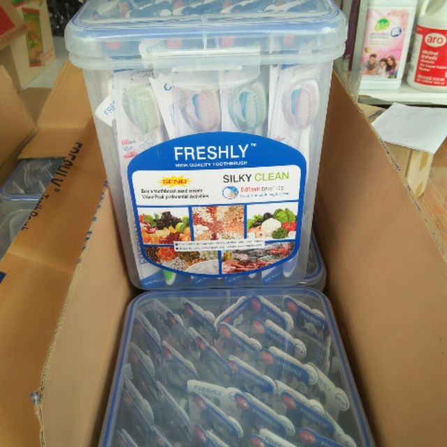 Sỉ 1 thùng (50 cái) Bàn chải đánh răng Freshly Thái Lan