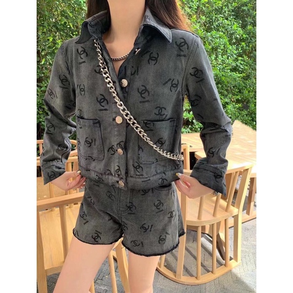 áo khoác denim màu xám mẫu logo nước hoa nhỏ mới Coco nút sao năm cánh mỏng 𝘾𝙝𝙖𝙣𝙚𝙡 CN 𝘾𝙝𝙖𝙣𝙚𝙡