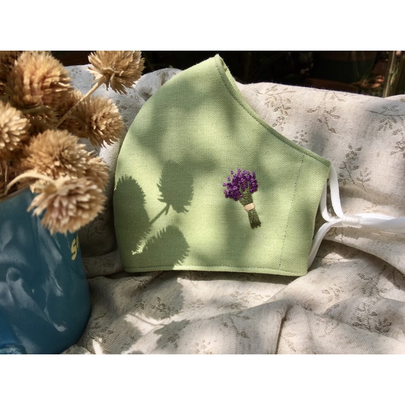 Khẩu trang vải Linen thêu tay đơn giản