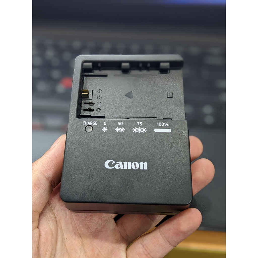 Sạc pin LPE6 cho Canon 5DII,5DIII,6D,7D,60D,70D - Hàng nhập khẩu