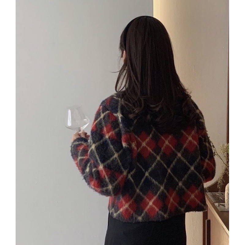 Áo cardigan trong phim bạn cùng phòng tôi là Gumiho