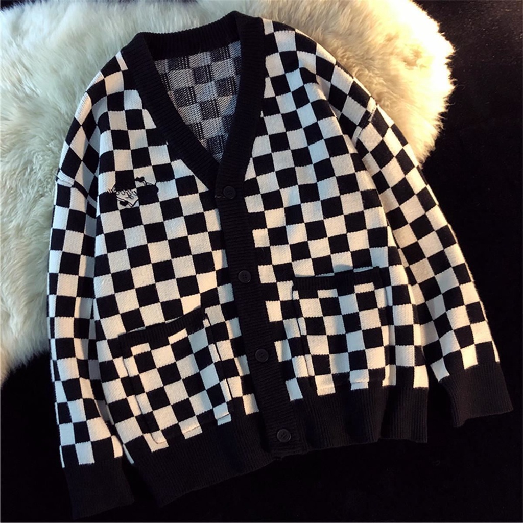 Áo khoác len nữ tay dài cổ chữ V cardigan có cài nút túi thêu trái tim thu đông ấm ulzzang kẻ sọc caro bàn cờ ( 3 màu )