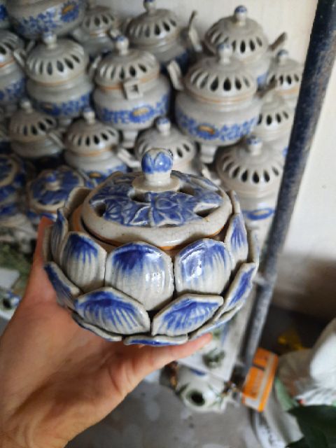 lư sen men rạn dùng để đốt trầm