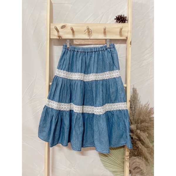 Chân váy 2hand vintage siêu xinh. Mẫu hoa, trẻ trung