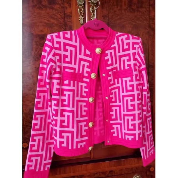 Áo len tay dài 𝙁𝙚𝙣𝙙𝙞 gài nút hàng đẹp Quảng Châu hai màu hồng trắng