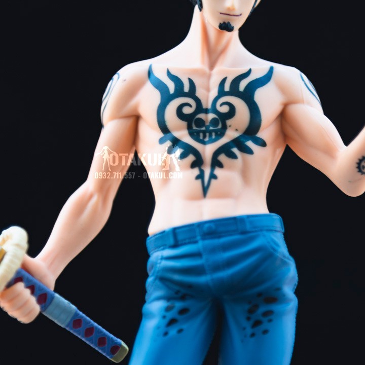 Mô Hình Figure Trafalgar Law Cầm Kiếm - One Piece