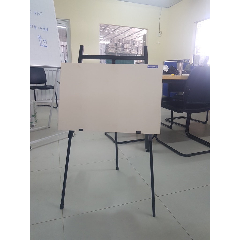 Bảng từ trắng kèm giá dựng