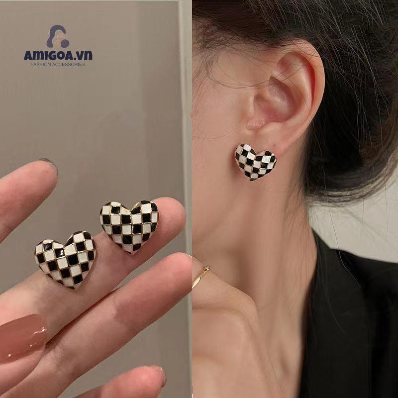 ✨✨Đôi bông tai hình trái tim họa tiết bàn cờ đơn giản xinh xắn