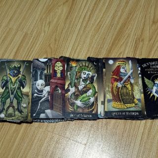 Bộ bài Deviant moon tarot