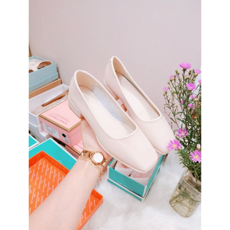 Da thật sale 70%. Trắng lẻ 37, nude lẻ 38