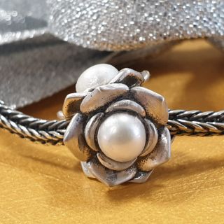 Charm bạc 925 hoa sen đính hạt trai thật vừa pan và các loại vòng xỏ charm