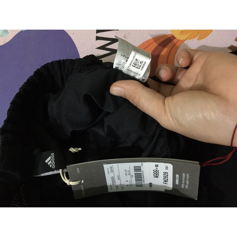 Sẵn quần ngố adidas auth từ 60kg trở xuống vừa.Pass newtag 380k