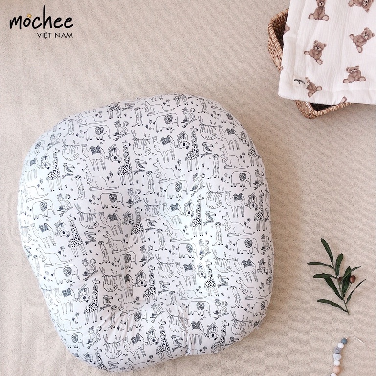 Gối chống trào ngược cho bé Mochee 70x70cm, gối chống trào cotton họa tiết 2 mặt - Monnie Kids