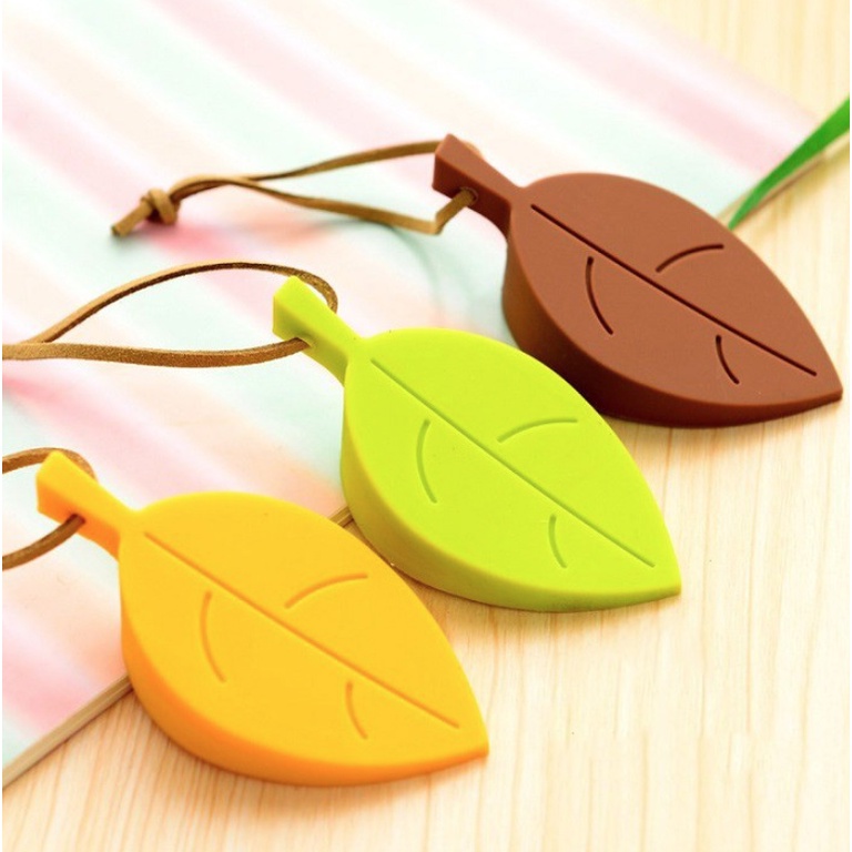 Chặn Cửa Cao Su Hình Chiếc Lá Thông Minh