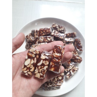 KẸO CHUỐI MÈ, ĐẬU PHỘNG LOẠI ĐẶC BIỆT (túi nửa ký)