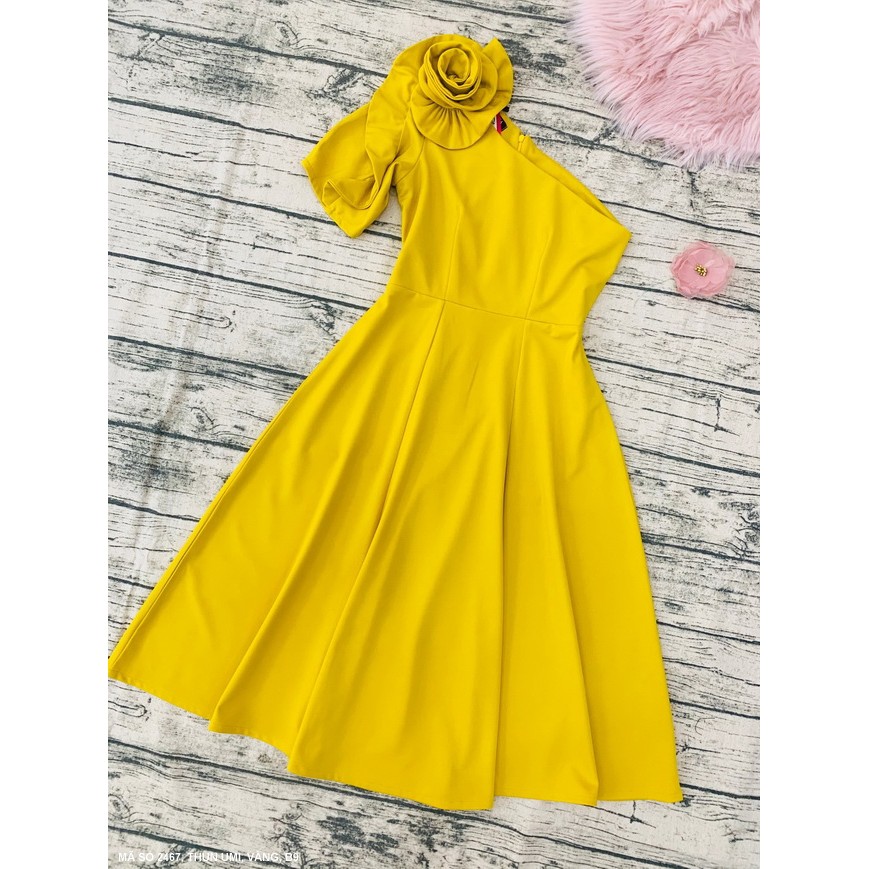 ĐẦM XÒE DÀI VAI XÉO ĐÍNH HOA HỒNG