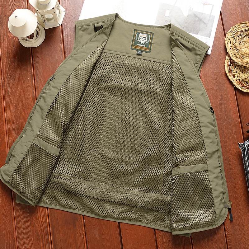 Áo KhoáC Thể Thao Daiwa ChấT LiệU ThoáNg Khí Có Nhiều TúI Cho Nam