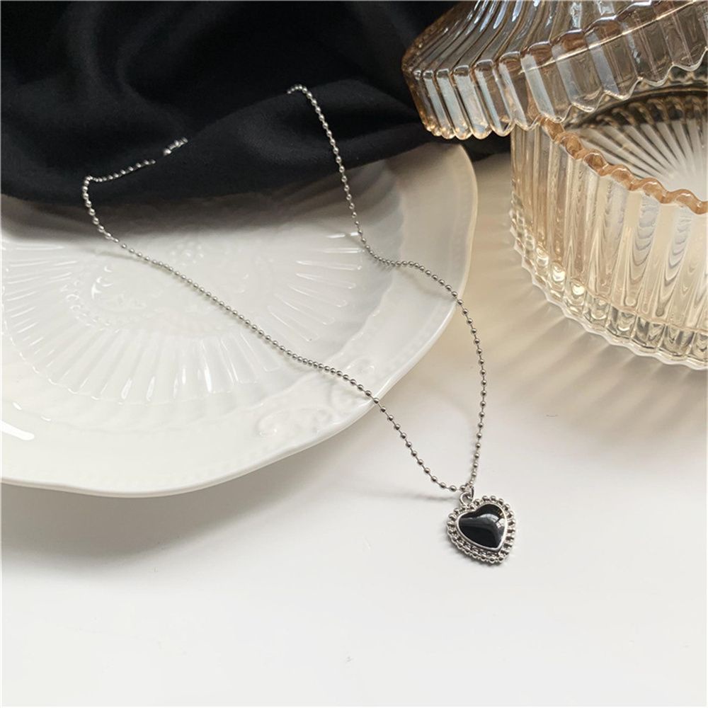 Vòng cổ Choker Màu Đen Mặt Trái Tim Đơn Giản Phong Cách Hàn Quốc Cho Nữ