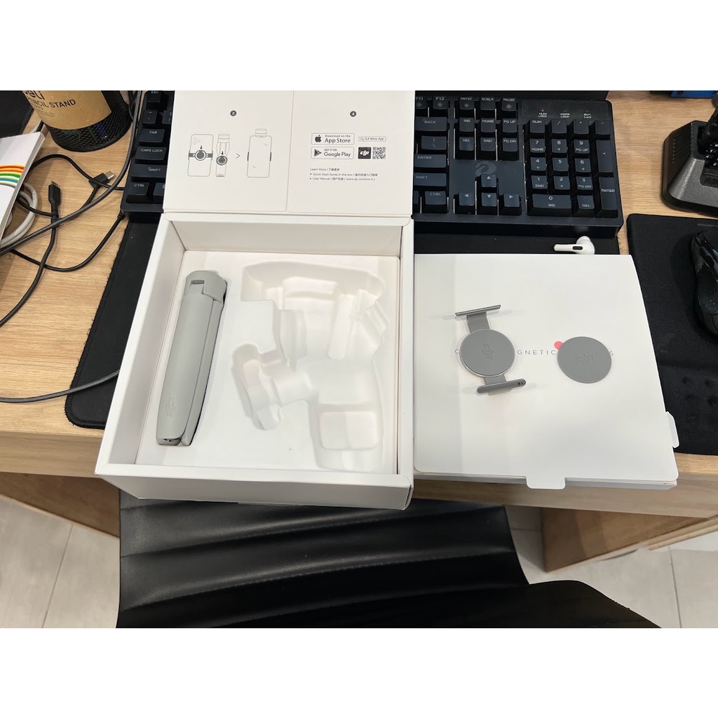 Tay cầm gimbal DJI Osmo Mobile 4 chính hãng đã sử dụng | BigBuy360 - bigbuy360.vn