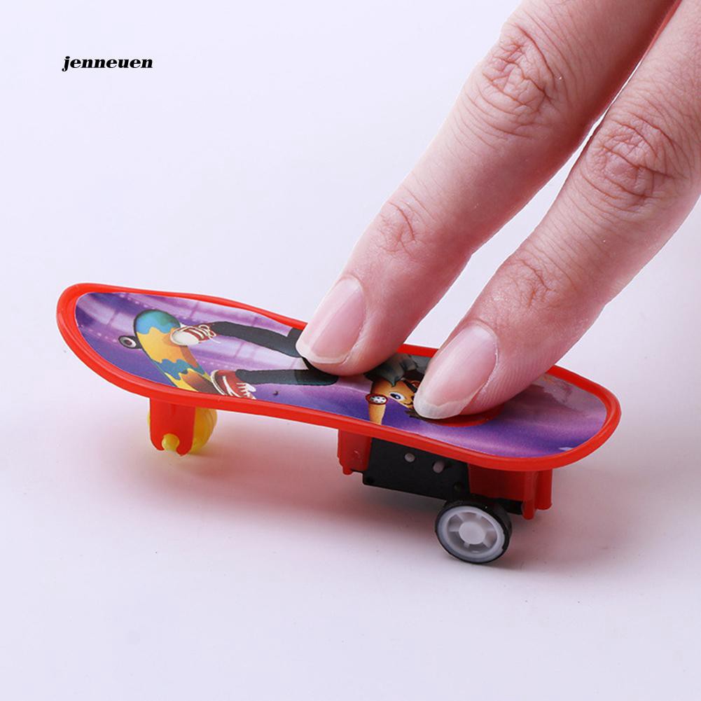 Ván trượt đồ chơi mini bằng nhựa