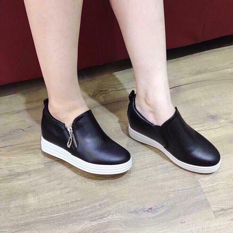 Giày slip on độn đế 7 phân 2 màu đen và trắng siêu đẹp