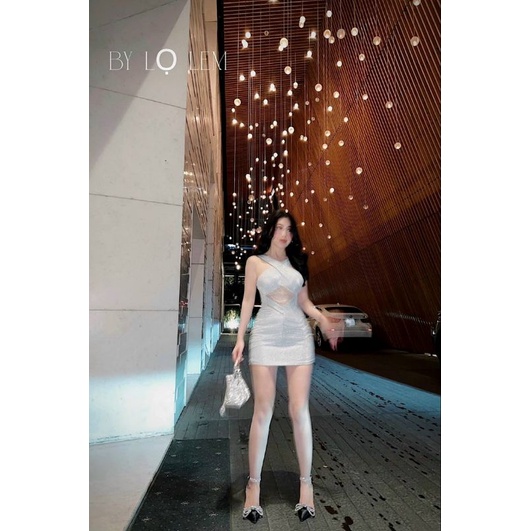 Đầm body cổ yếm kết đá ngực
