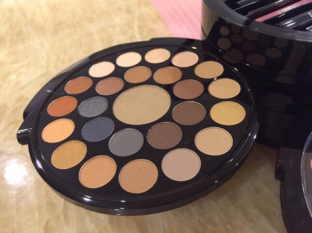 XẢ KHO THU HỒI VỐN_BỘ TRANG ĐIỂM THẦN THÁNH Douglas" của Thế giới  makeup_Hàng Xách Tay Đức_ | BigBuy360 - bigbuy360.vn