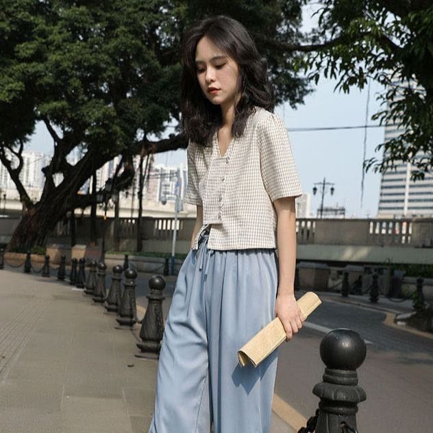 Áo Sơ Mi Cổ Chữ V Dáng Ôm Hoa Văn Kẻ Ô Thời Trang Mùa Hè 2022 Dành Cho Nữ