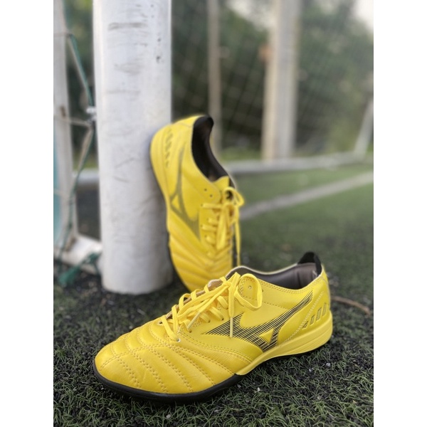 Giày đá bóng chuyên sân cỏ nhân tạo đinh tf mizuno Neo 3 màu vàng 2022 2023