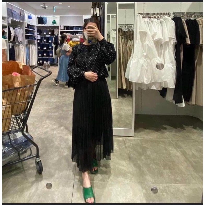 Áo sơmi chấm bi Gu size s