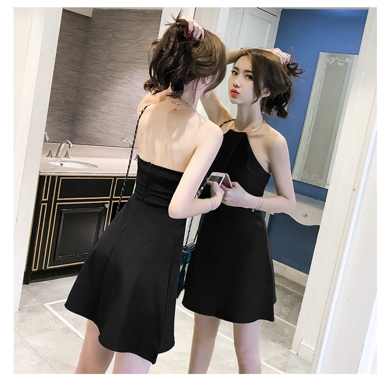 Đầm đen hở lưng sexy vòng cổ kim loại dự tiệc dạo chơi siêu đẹp Letter A