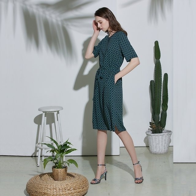 Không kèm dây belt - Đầm dáng midi vải lanh xuất khẩu