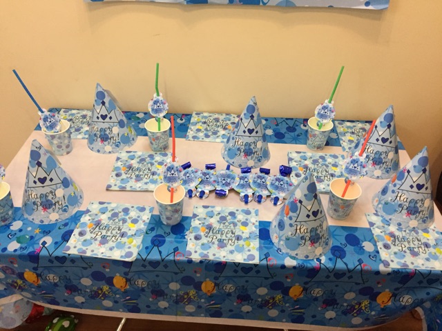 Set bàn tiệc sinh nhật cho bé