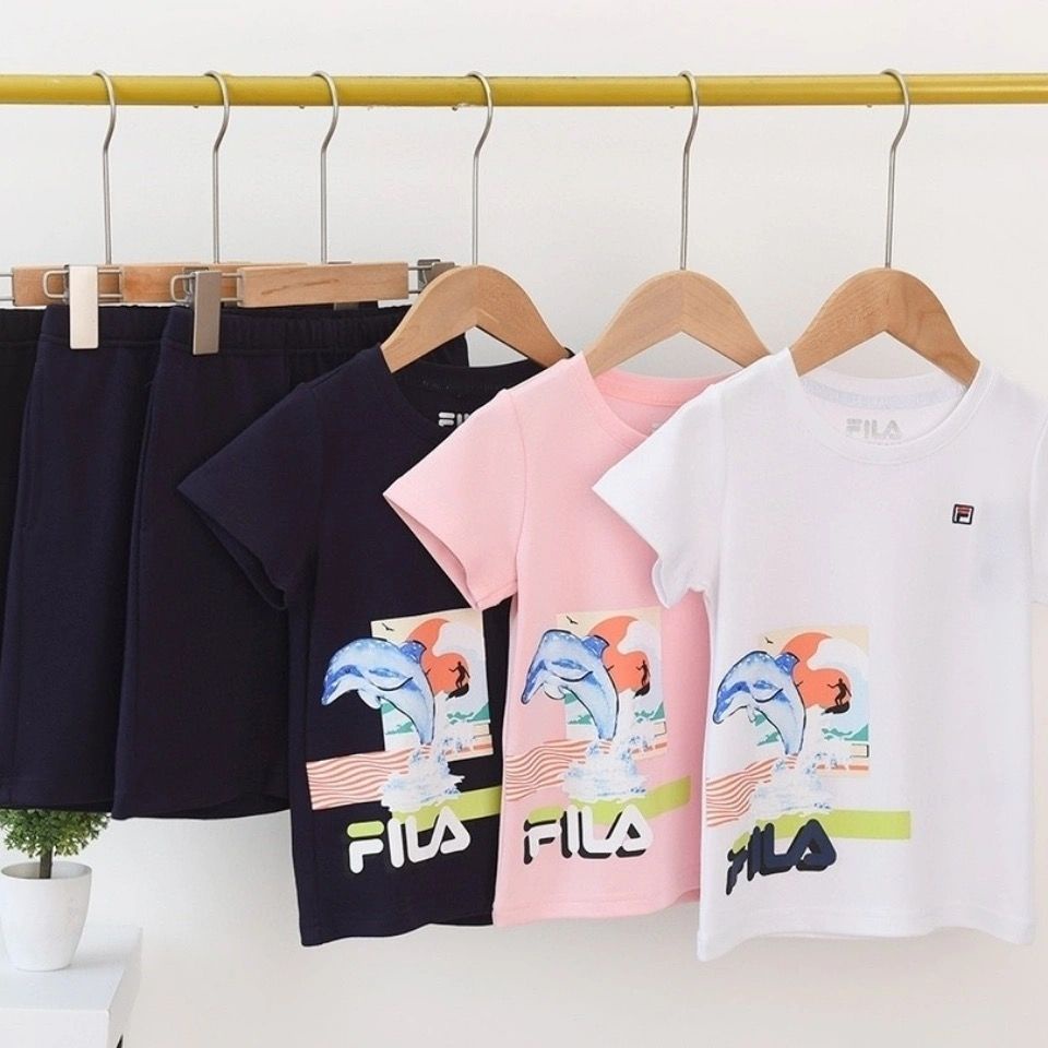 Fila Set Đồ 2 Món Gồm Áo Thun Tay Ngắn Cổ Tròn + Quần Short Vải Cotton Thời Trang Cho Bé 2-13 Tuổi