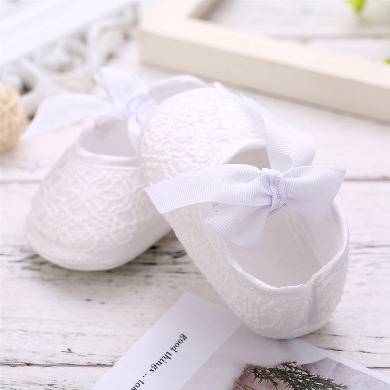 Đôi giày sneaker tập đi đế mềm chống trượt thoáng khí đính nơ cho bé gái