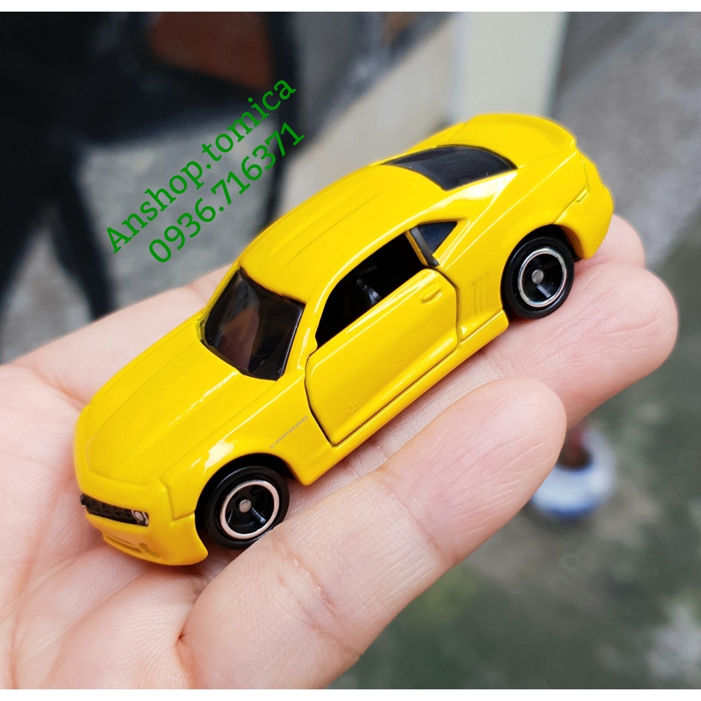 Mô hình siêu xe màu vàng mở được cửa tomica Nhật Bản