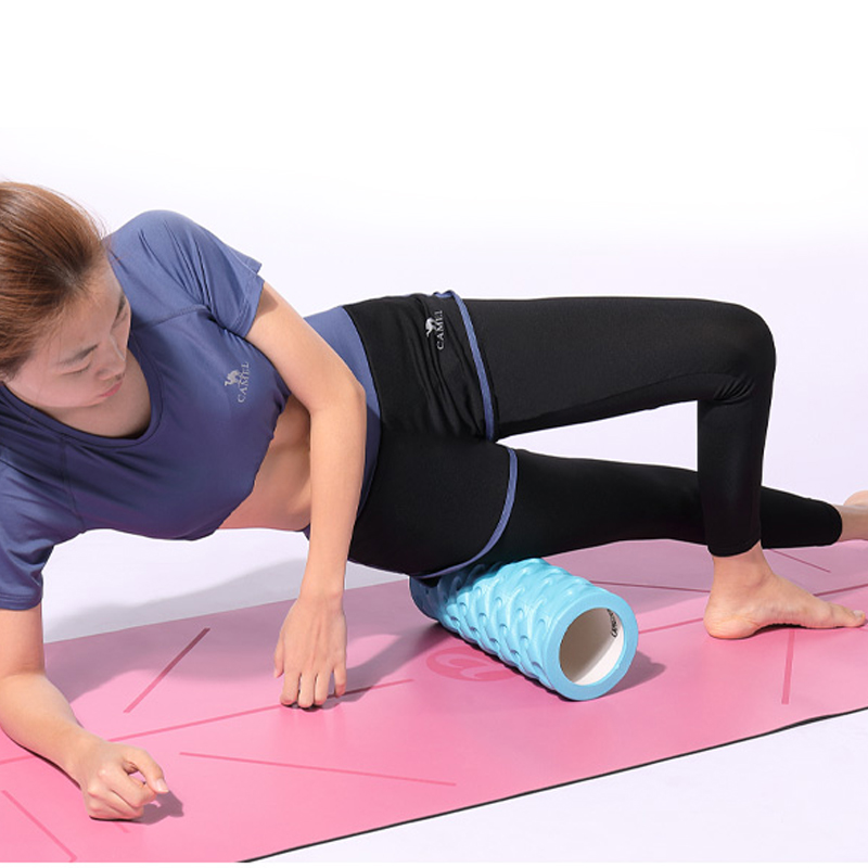 Thanh lăn mát xa Camel thích hợp dùng khi tập yoga